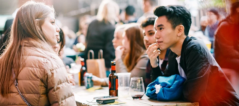 Students socialising at Hatch in 曼彻斯特.