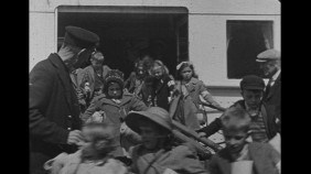 Children disembarking at Folkestone